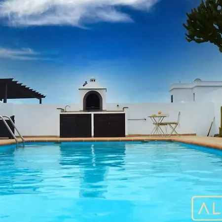 Timanfaya Heatable Pool, Afternoon Sun And Spacious Terrace بيت للعطل بلايا بلانكا