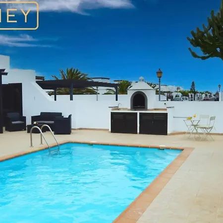 Timanfaya Heatable Pool, Afternoon Sun And Spacious Terrace بيت للعطل *